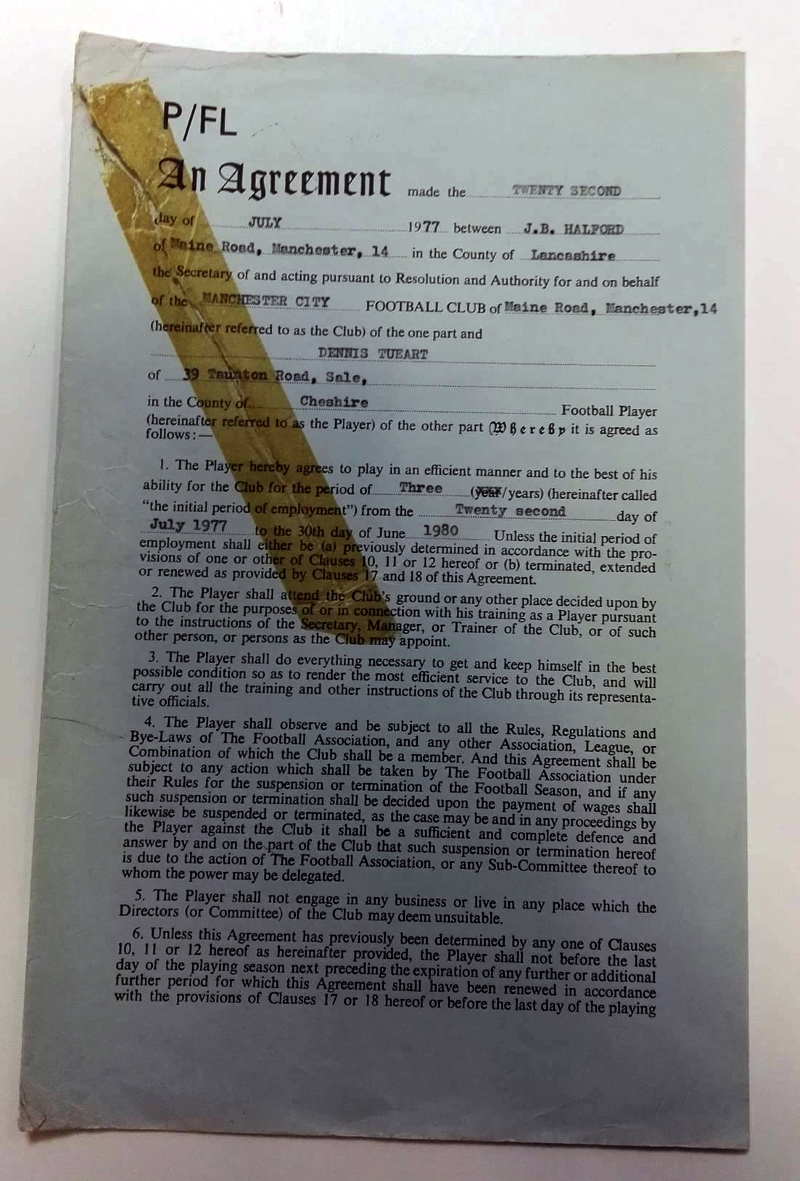 Dennis Tueart Manchester City Contracts - 1977