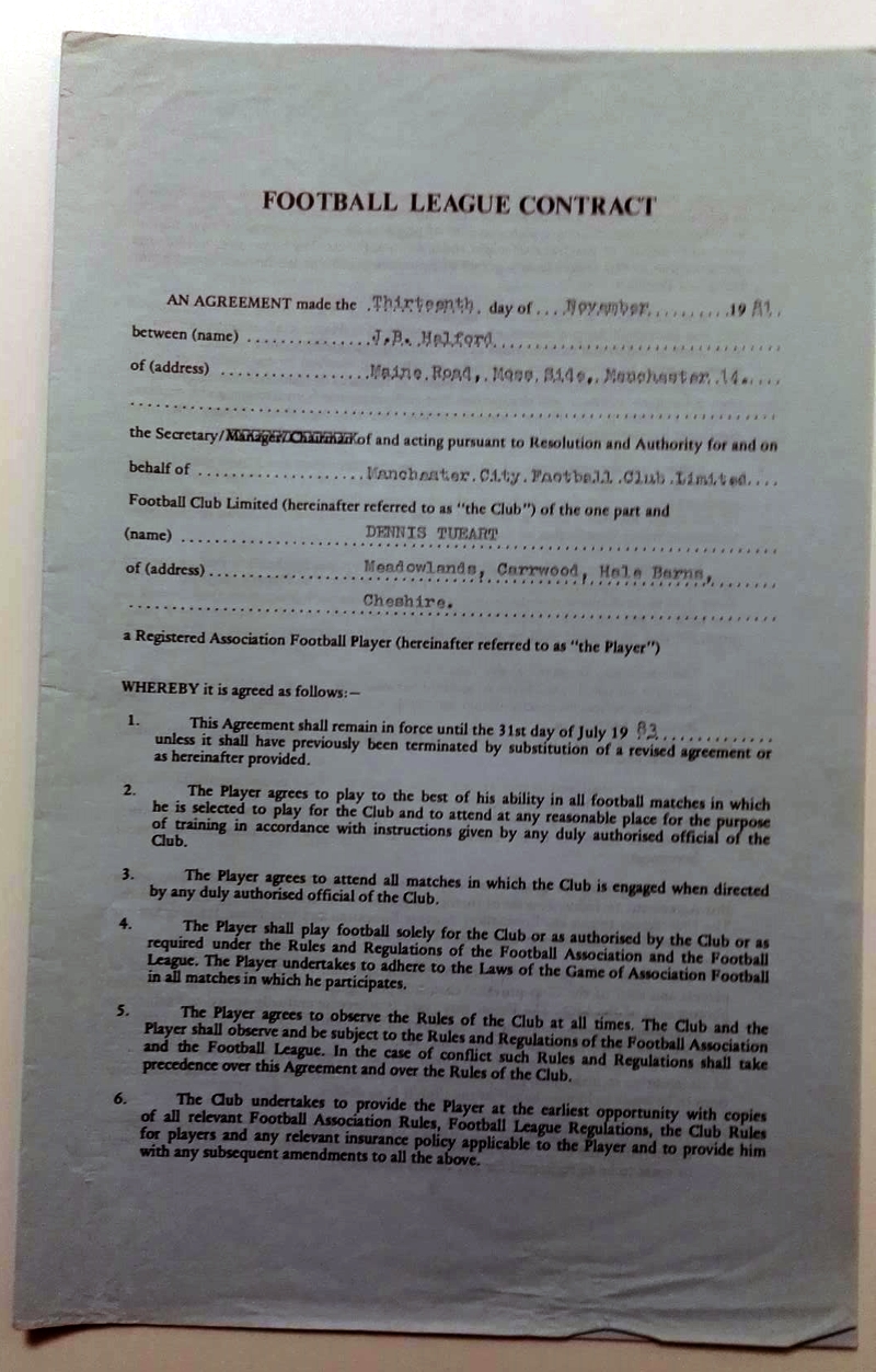 Dennis Tueart Manchester City Contracts - 1981