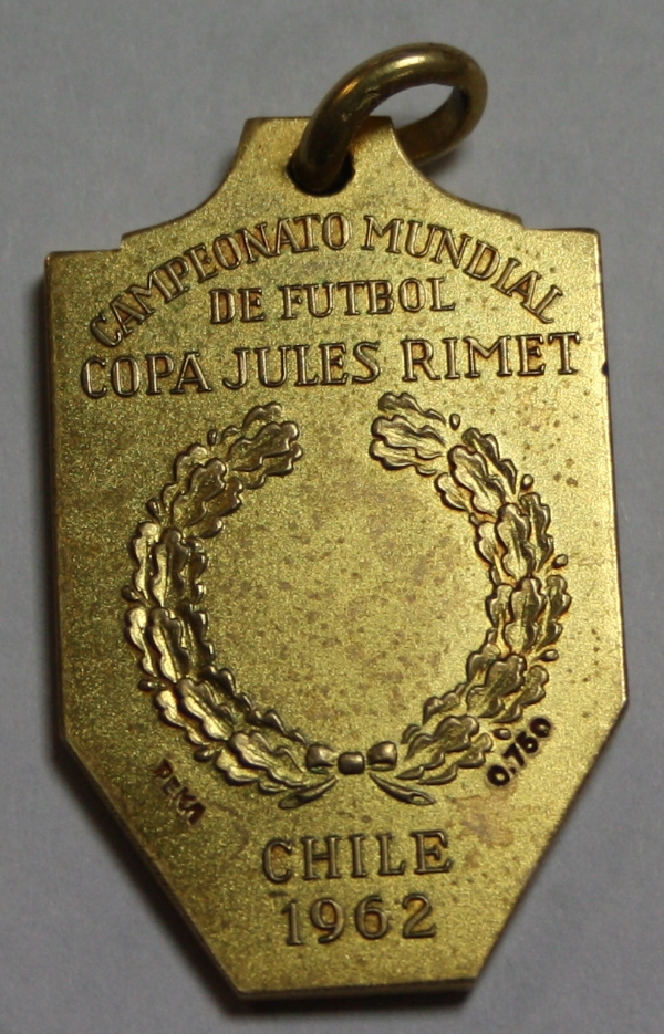 1962-amarildo-world-cup-winners-medal-rear 1962-amarildo-world-cup-winners-medal-rear
