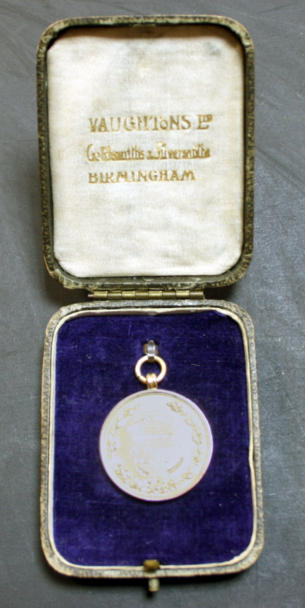 andy-young-arsenal-london-combination-winners-medal-1926-7 andy-young-arsenal-london-combination-winners-medal-1926-7
