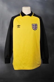 england-goalkeeper-swapshirt-front england-goalkeeper-swapshirt-front