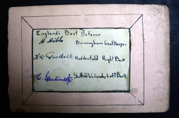 west-ham-united-and-england-1932-3-autograph-card-front west-ham-united-and-england-1932-3-autograph-card-front
